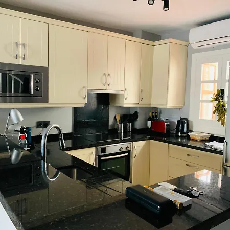 Pedro, House Zwischen Marbella Und Nyaraló