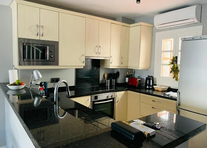 Pedro, House Zwischen Marbella Und בית נופש